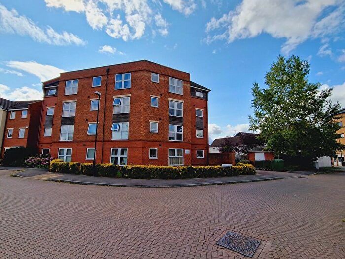 1 Bedroom Apartment For Sale In Celsus Grove, Swindon, SN1
