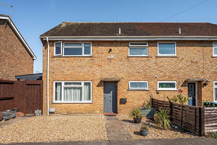 3 Bedroom End Of Terrace House For Sale In St. Johns Close, Westergate, Chichester, PO20