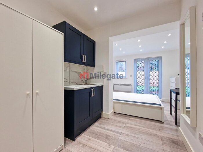 Studio To Rent In Woodgrange Drive, Southend-On-Sea, SS1