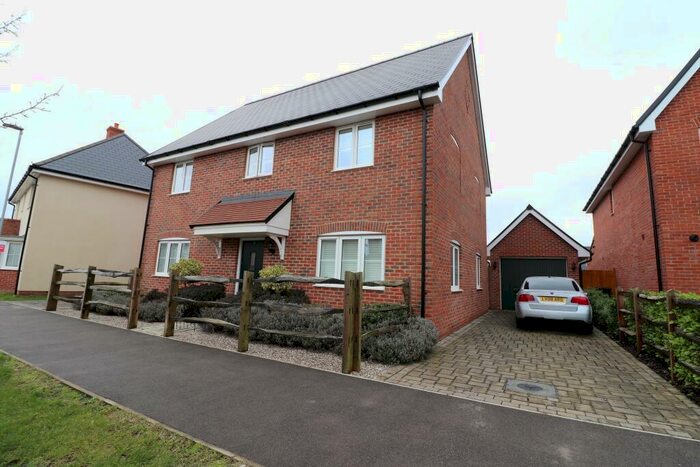 4 Bedroom House To Rent In Stokes Link, St Lukes Park, SS11