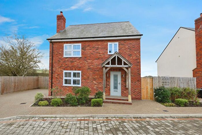 4 Bedroom Detached House For Sale In Walnut Tree Close, Nazeing, Waltham Abbey, EN9