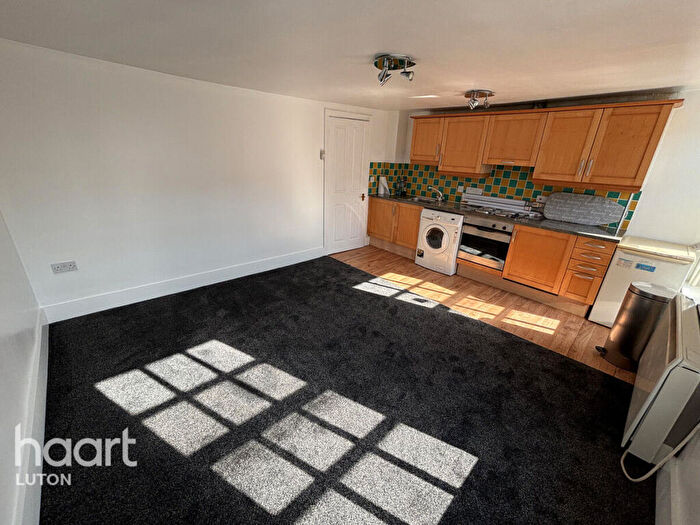 1 Bedroom Apartment To Rent In Wellington Street, Luton, LU1