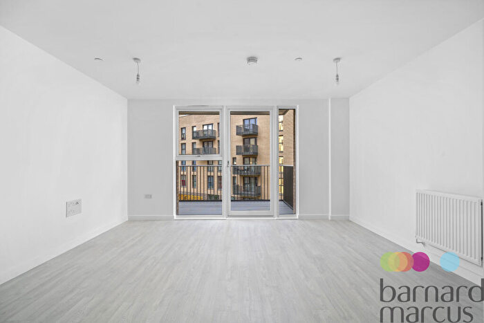 2 Bedroom Apartment To Rent In Hendon Waterside, Moorhen Drive, Hendon, NW9