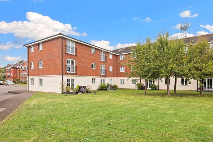 2 Bedroom Flat For Sale In Brookers Road, Billingshurst, RH14