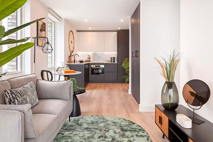 1 Bedroom Flat To Rent In Heartwood Boulevard, Acton, W3