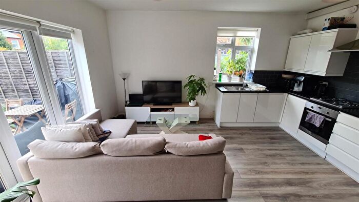 1 Bedroom Flat For Sale In Alexandra Road, Turnpike Lane, N8