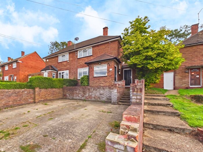 2 Bedroom Semi-Detached House For Sale In Frimley Close, Croydon, CR0