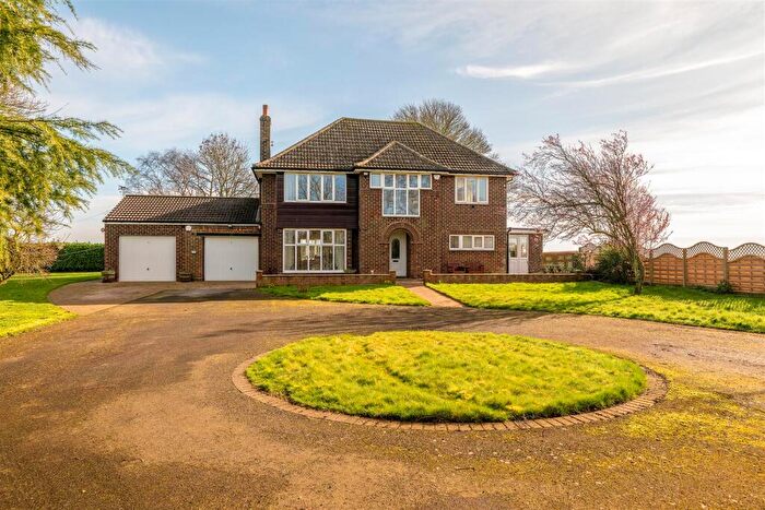 4 Bedroom Detached House For Sale In . Acres - Horncastle Road, Caistor, Market Rasen, LN7