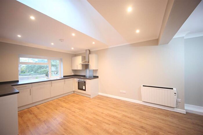 1 Bedroom Maisonette To Rent In High Street, Langley, Berkshire, SL3