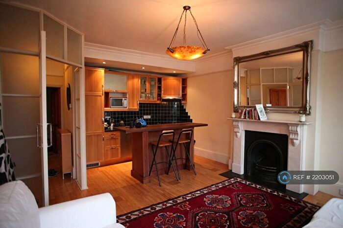 2 Bedroom Flat To Rent In Upper Street, London, N1