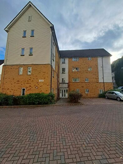 2 Bedroom Flat To Rent In Waterside, Gravesend, Kent, DA11