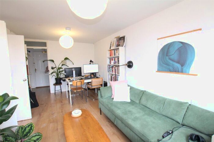 1 Bedroom Flat To Rent In Bentworth Court, Granby Street, London, E2