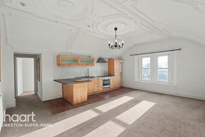 2 Bedroom Apartment For Sale In Shrubbery Avenue, Weston-Super-Mare, BS23