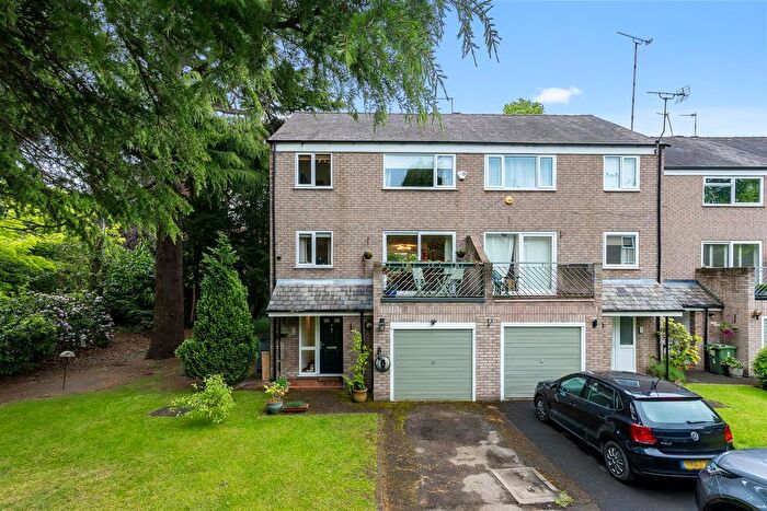 4 Bedroom Town House For Sale In Dunham Rise, Altrincham, WA14