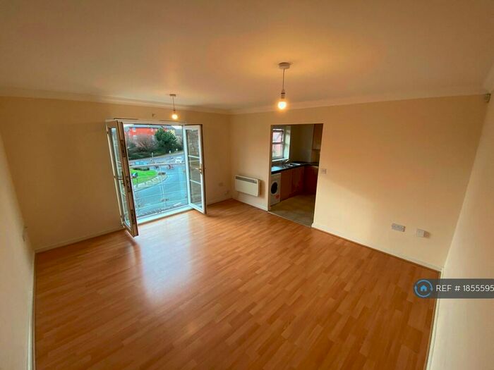 2 Bedroom Flat To Rent In Heol Cilffrydd, Barry, CF63