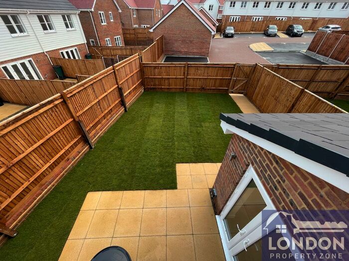 3 Bedroom Semi-Detached House To Rent In Omaha Grove, Tonbridge, TN12