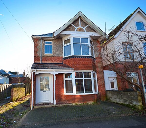 5 Bedroom Detached House To Rent In Borthwick Road, Boscombe, Bournemouth, BH1