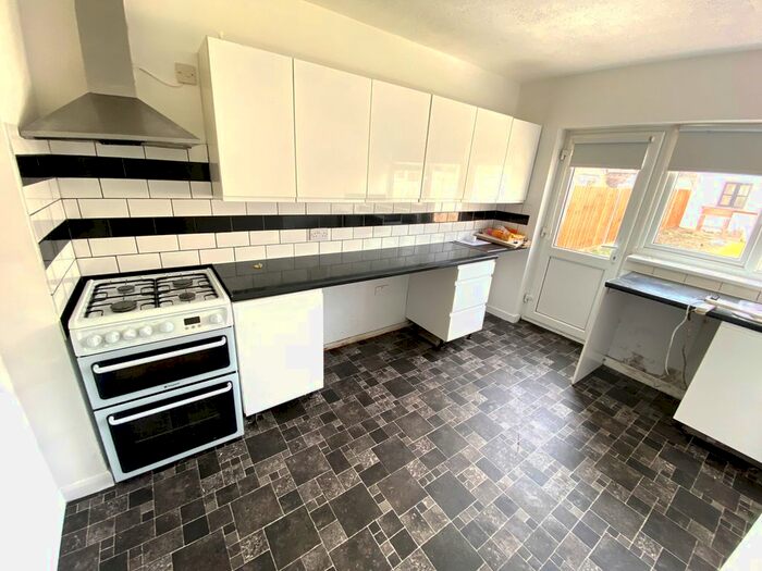 4 Bedroom Semi-Detached House To Rent In Chester Rd, Seven Kings, IG3