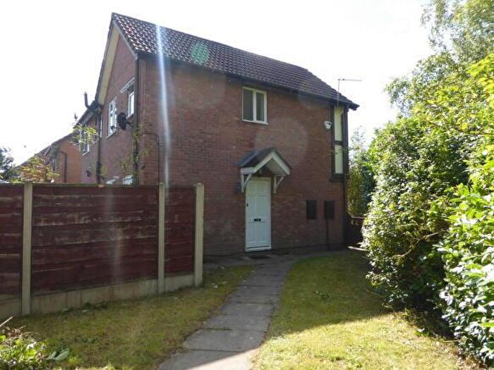 2 Bedroom House For Sale In Watermead Close, Stockport, SK3