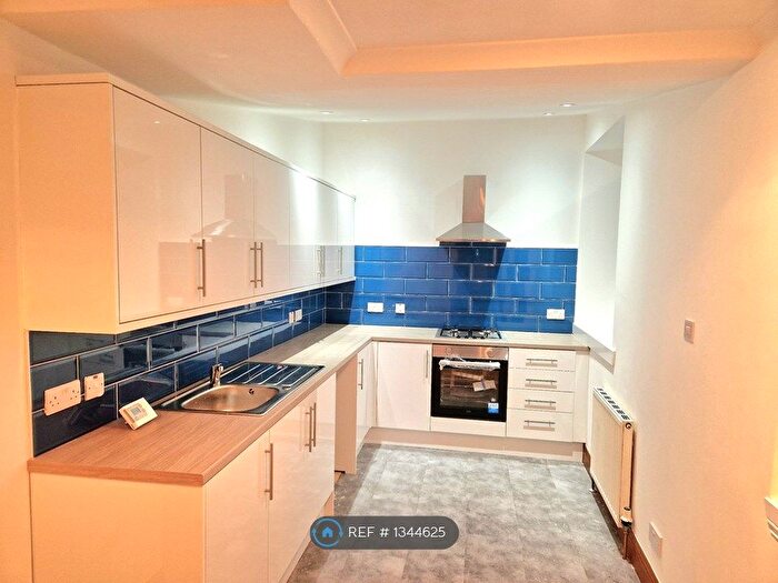 3 Bedroom Flat To Rent In The Annexe, Greenock, PA16