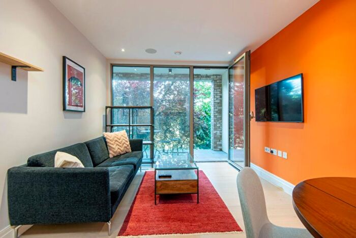 2 Bedroom Apartment To Rent In Espalier Gardens, Kilburn, NW6