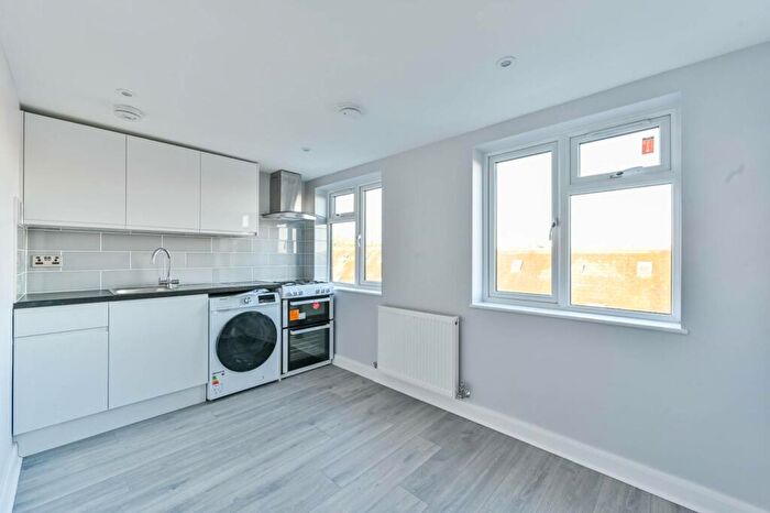 6 Bedroom House To Rent In Bride Street, Barnsbury, London, N7