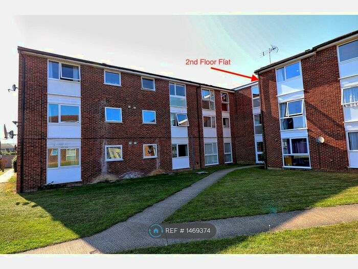 1 Bedroom Flat To Rent In Lupin Drive, Chelmsford, CM1