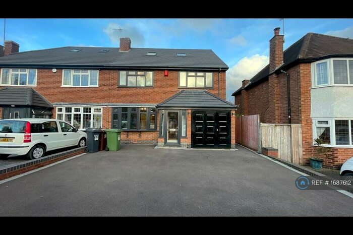 4 Bedroom Semi-Detached House To Rent In Danford Lane, Solihull, B91