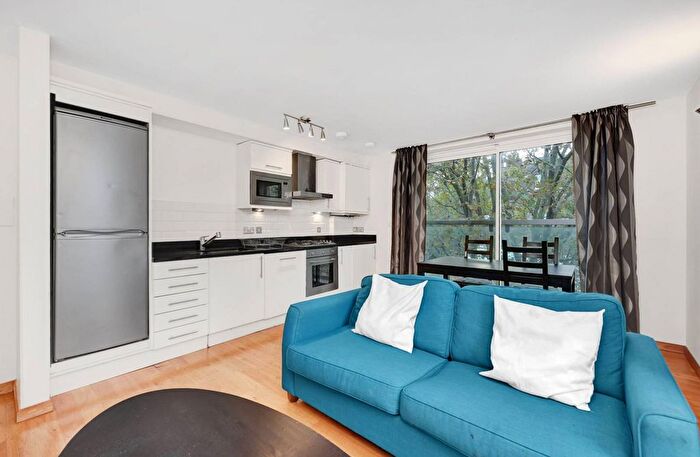 2 Bedroom Flat To Rent In John Fisher Street, Tower Hill, London, E1