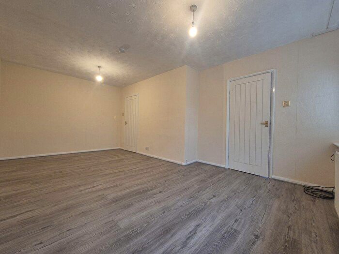 2 Bedroom Bungalow To Rent In Beachwood Avenue, Kingswinford, DY6