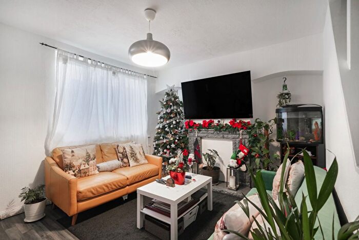 3 Bedroom Terraced House For Sale In Sumner Road, Croydon, CR0