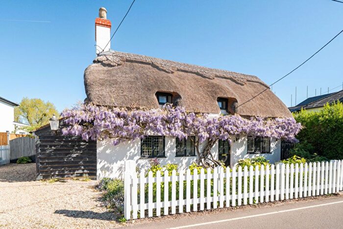3 Bedroom Detached House For Sale In Station Road, Bentley, Farnham, GU10