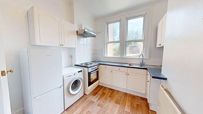 1 Bedroom Flat To Rent In London Road, London, SW16