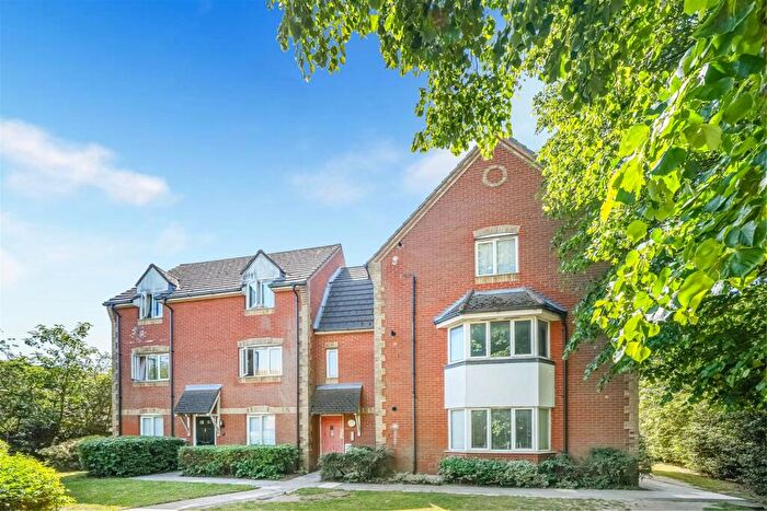 2 Bedroom Flat To Rent In Lupin Close, Rush Green, Romford, RM7