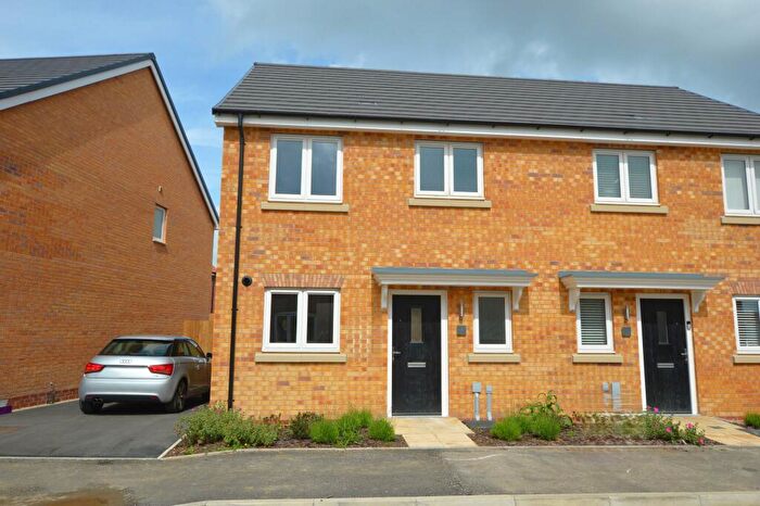 3 Bedroom Semi-Detached House To Rent In Hawksworth Gardens, Bourne, PE10