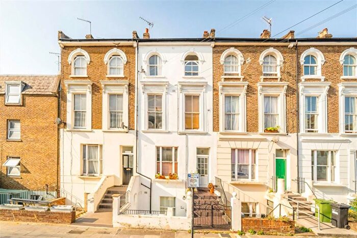 2 Bedroom Flat For Sale In Woodstock Grove, Brook Green, W12