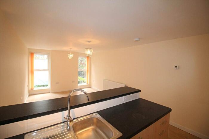 2 Bedroom Flat To Rent In Central Road, West Didsbury, M20