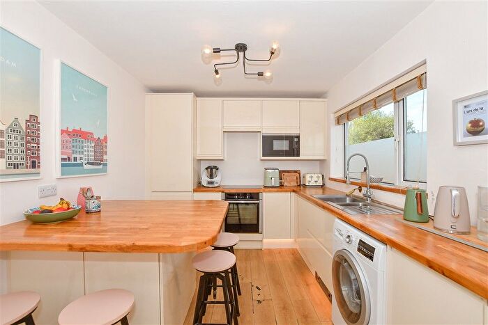 3 Bedroom Semi-detached House For Sale In Larch Crescent, Tonbridge, Kent, TN10
