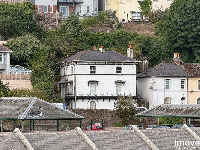 2 Bedroom Flat For Sale In Rock Road, Torquay, TQ2
