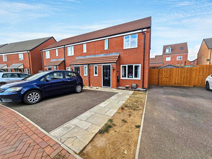 3 Bedroom End Of Terrace House For Sale In Penelope Grove, Peterborough, Cambridgeshire, PE2