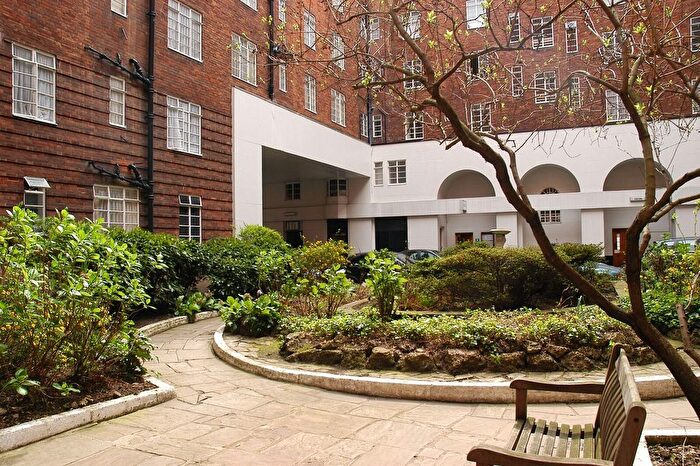 Studio For Sale In Latymer Court, Hammersmith, London, W6