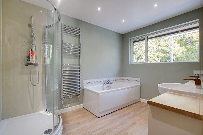 3 Bedroom Detached House For Sale In Lower Densome Wood, Woodgreen, Fordingbridge, SP6