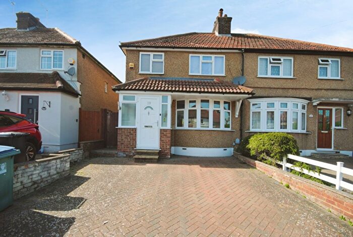 3 Bedroom Semi-detached House For Sale In Hazel Tree Road, Watford, WD24