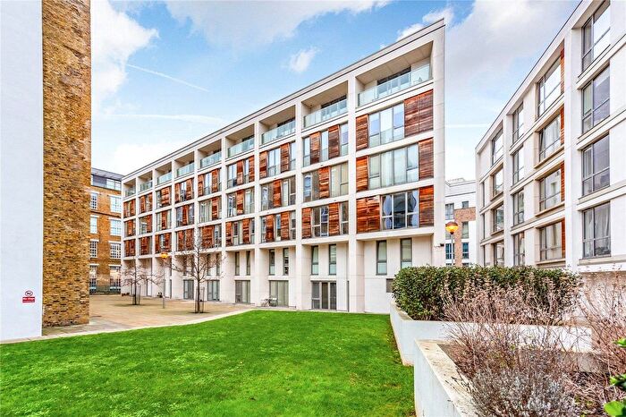 2 Bedroom Flat To Rent In Lett Road, London, SW9