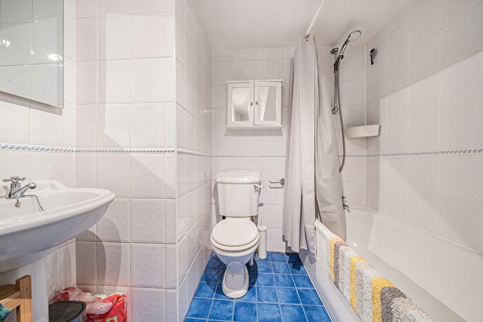 1 Bedroom Flat For Sale In Haven Lane, London, W5