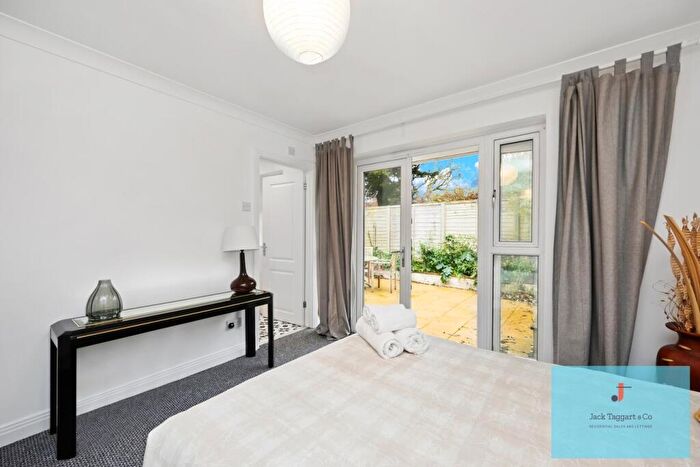 2 Bedroom Bungalow To Rent In Caisters Close, Hove, BN3