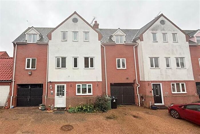 4 Bedroom End Of Terrace House For Sale In Bovingdon Road, Braintree, CM7