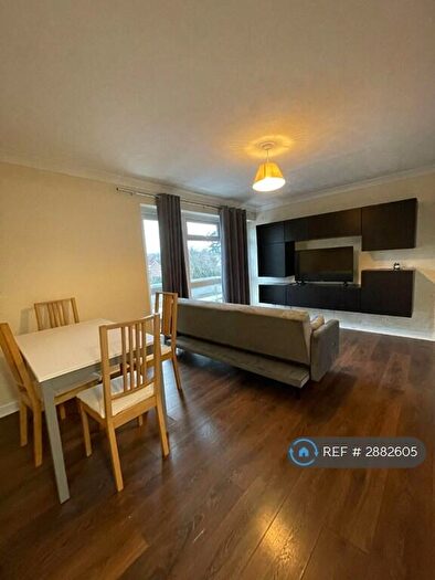 1 Bedroom Flat To Rent In Queens Court, Newbury, RG14