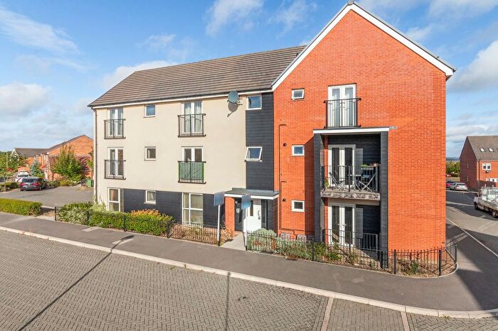 2 Bedroom Flat For Sale In Elm Park, Didcot, OX11