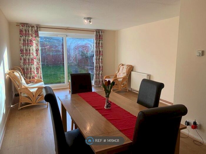 2 Bedroom Terraced House To Rent In Granville Close, Croydon, CR0